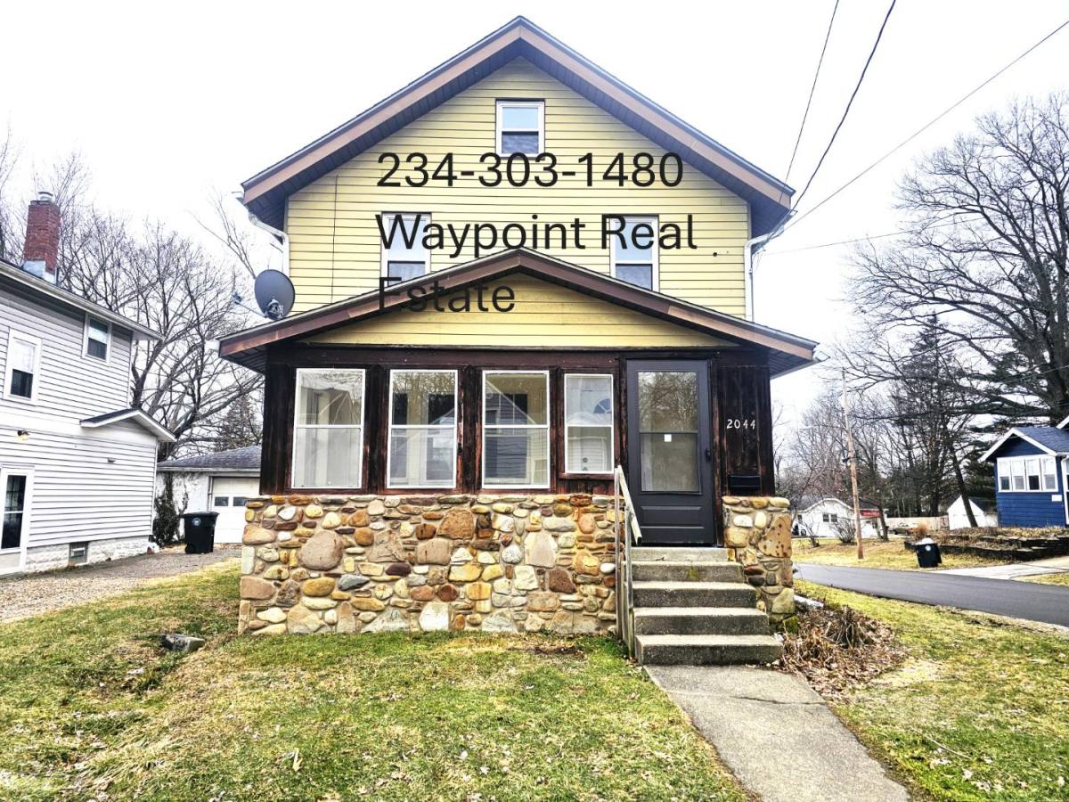 House for rent at 2044 18th St SW, Akron, OH 44314
