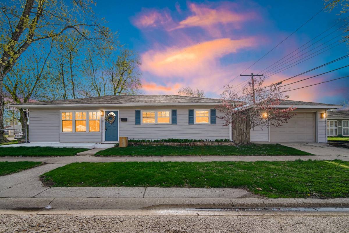 3821 165th St, Hammond, IN 46323