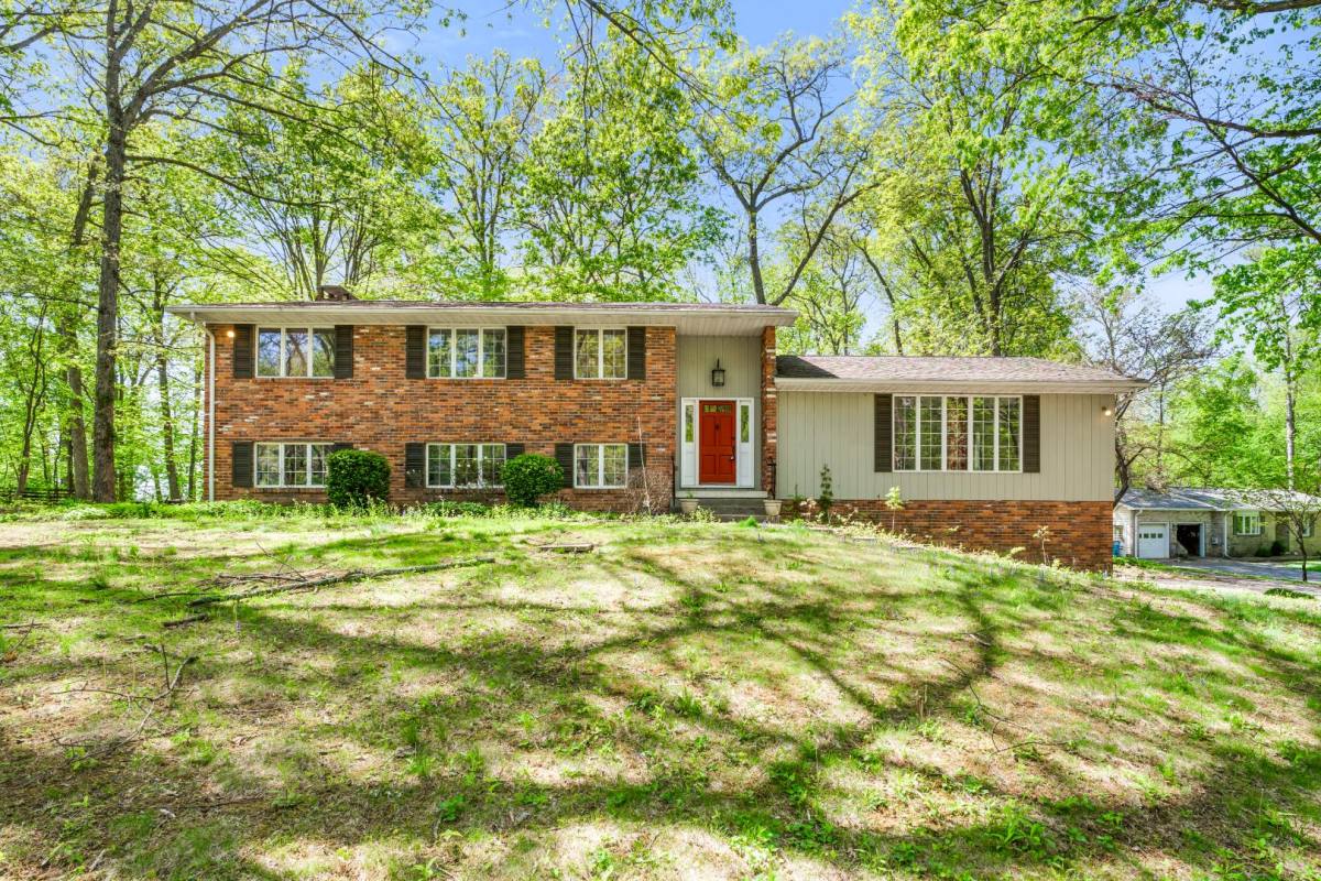 House for rent at 5518 Woodlyn Rd, Frederick, MD 21703