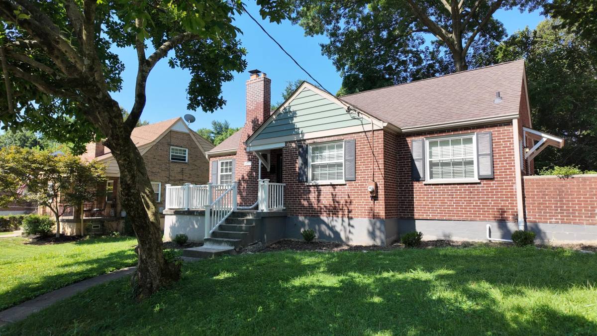 House for rent at 1577 Pasadena Ave, Cincinnati, OH 45238