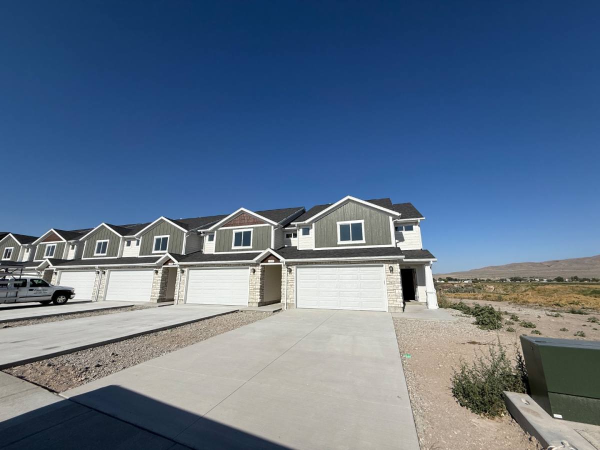 Townhouse for rent at 1208 S 1050 E, Garland, UT 84312