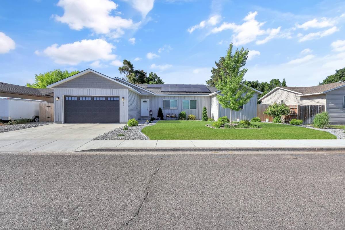 House for rent at 680 E 19th St, Burley, ID 83318