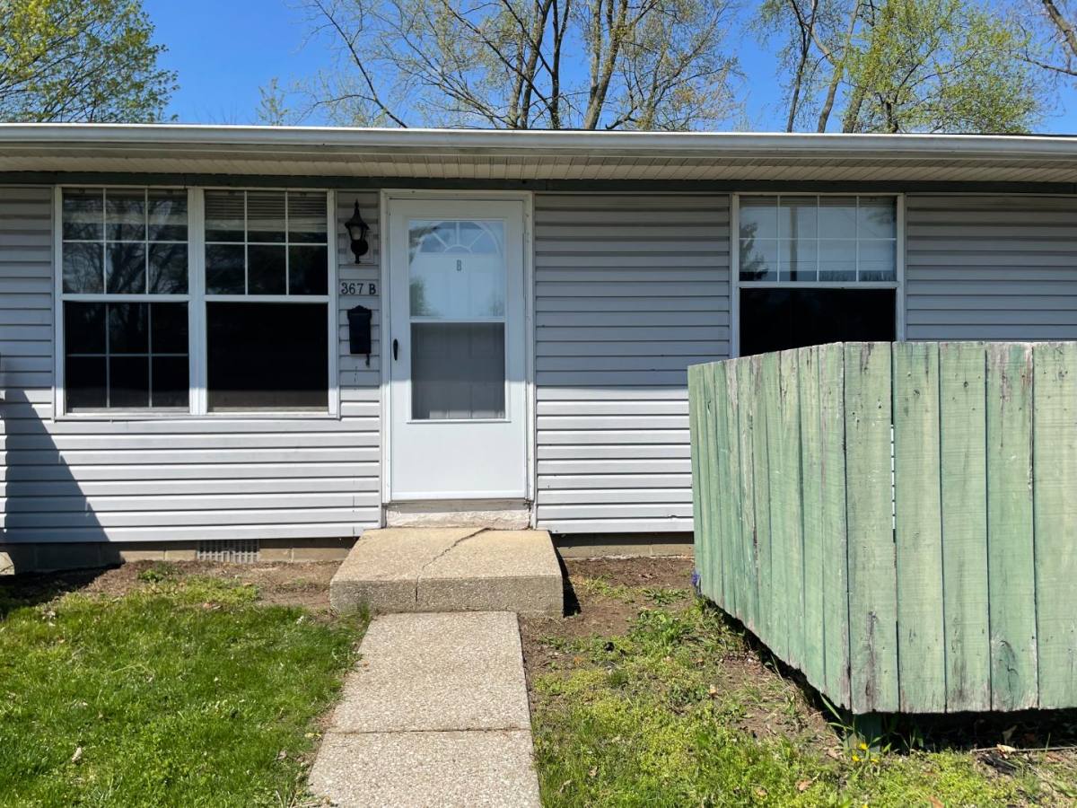 Apartment for rent at 365 Lamberton Ave #B, Barberton, OH 44203