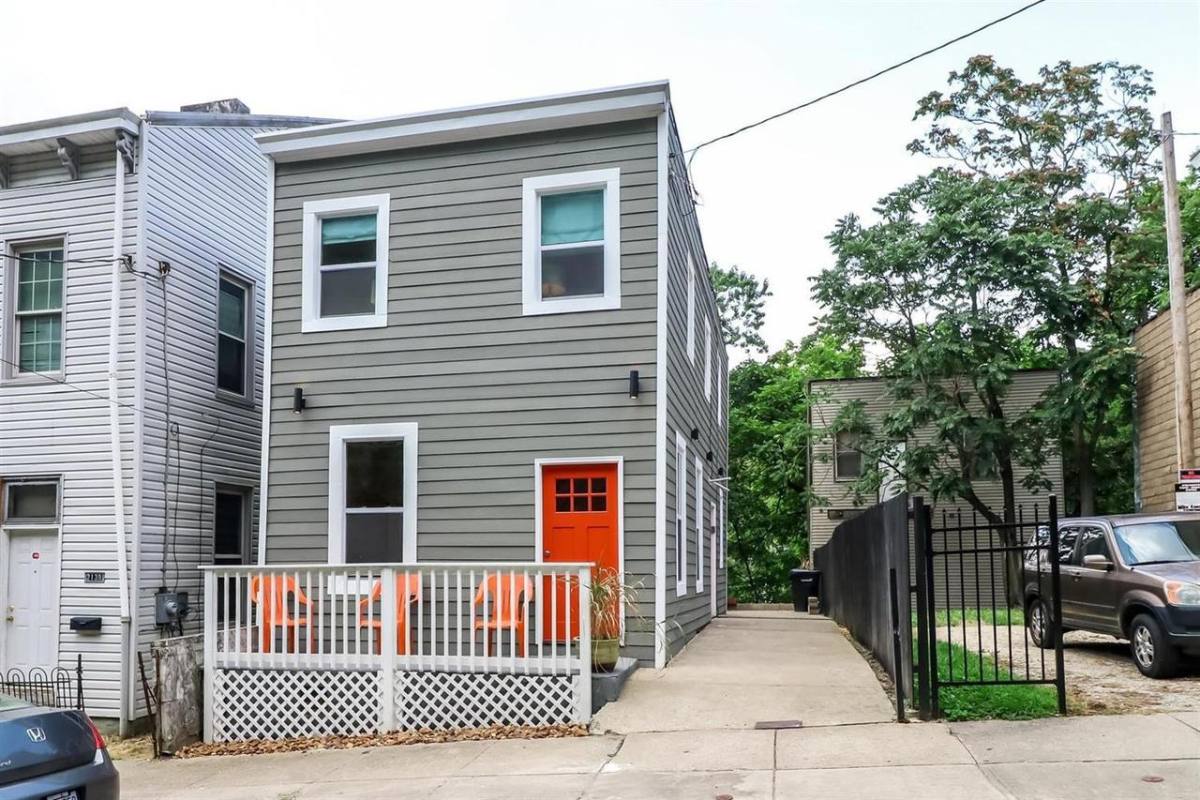 House for rent at 2141 Rice St #1, Cincinnati, OH 45202