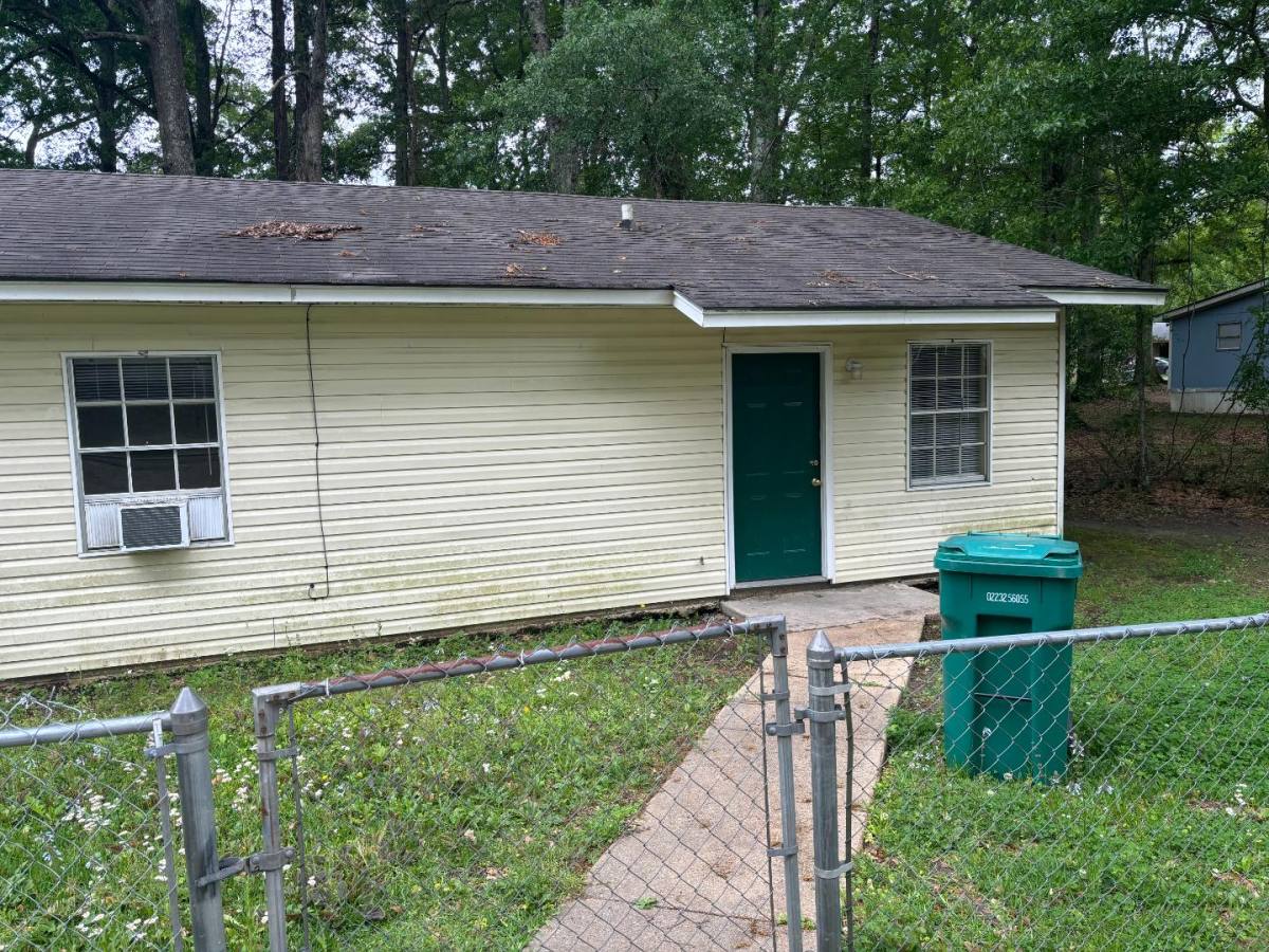 Apartment for rent at 944 Rayburn Dr Station, Wiggins, MS 39577