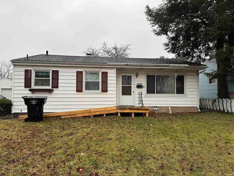 House for rent at 1211 Canterbury Dr, South Bend, IN 46628