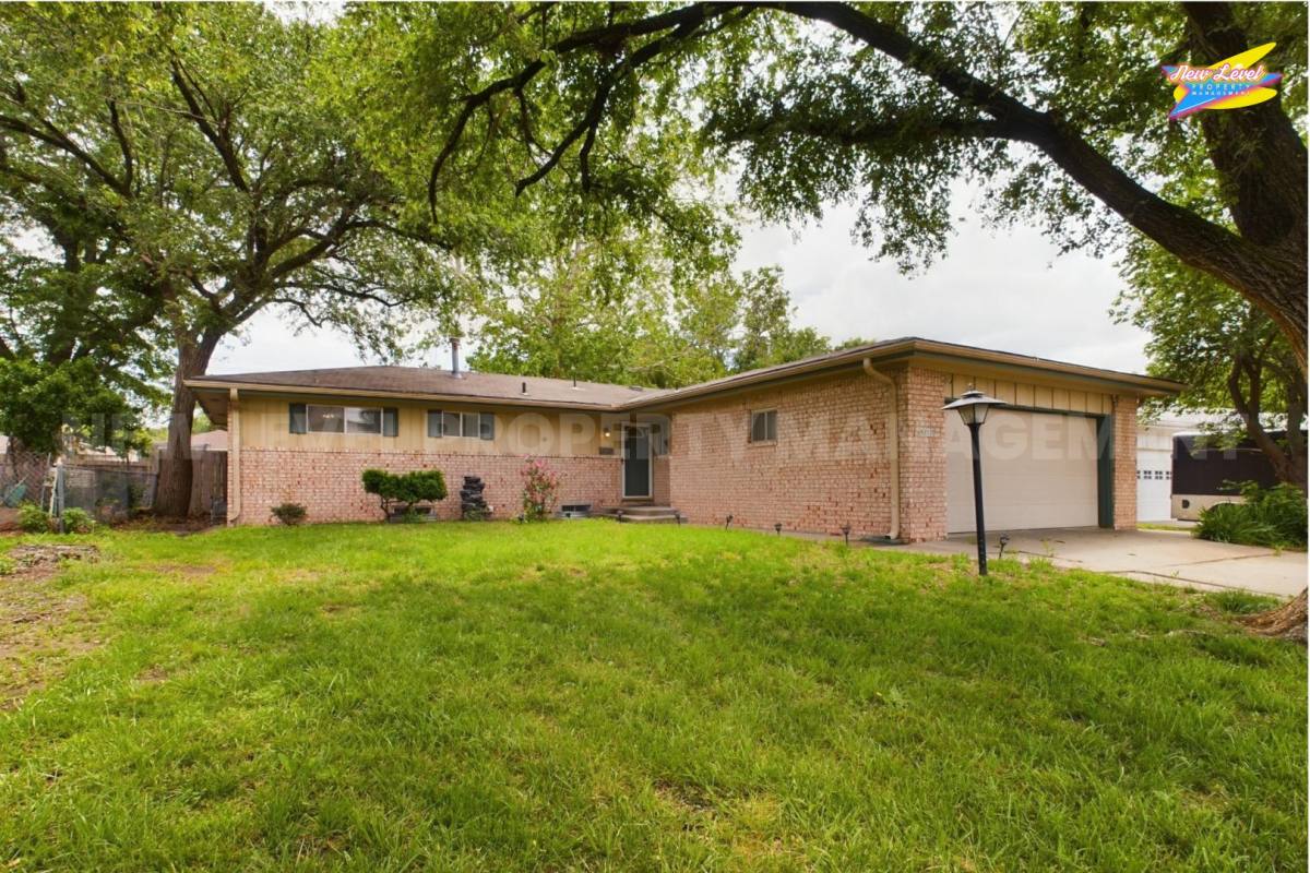 House for rent at 8217 E Castle Dr, Wichita, KS 67207