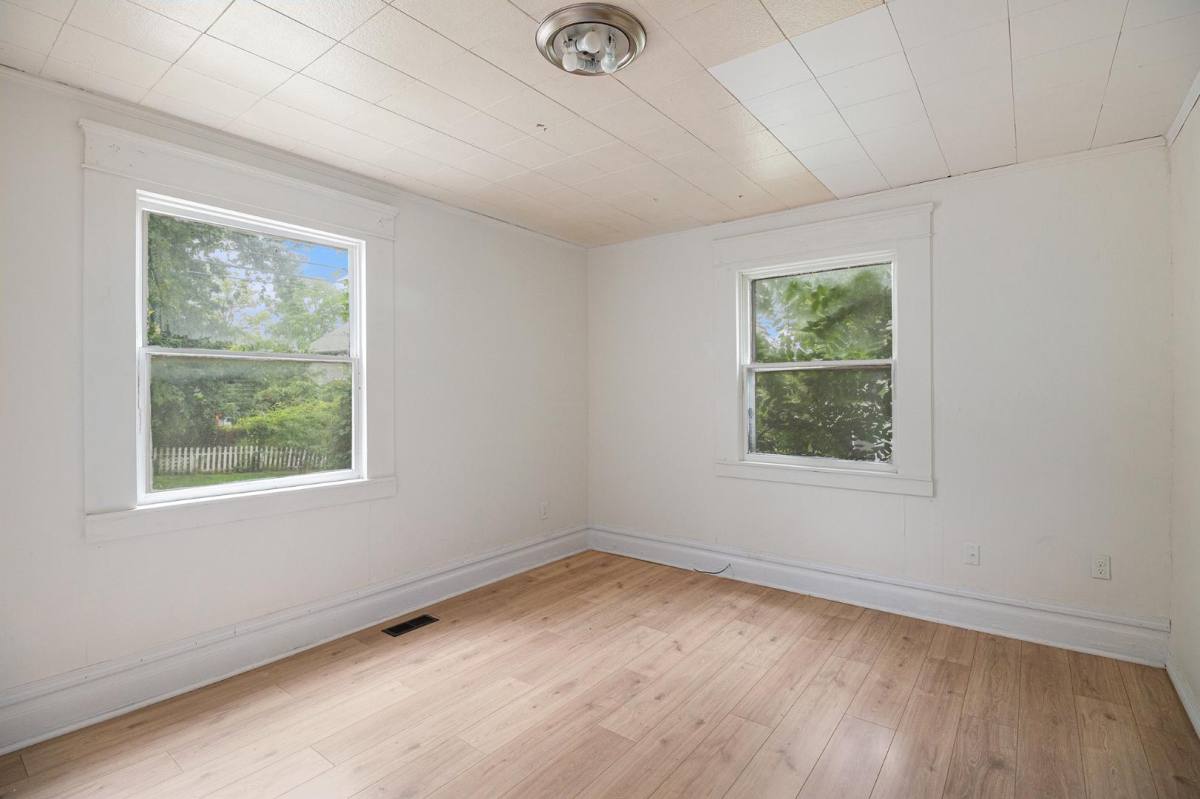 Apartment for rent at 811 Larned St, Lansing, MI 48912