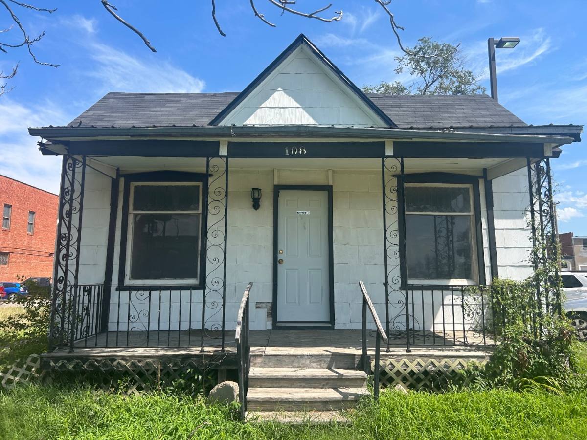House for rent at 108 E Ave A, Hutchinson, KS 67501