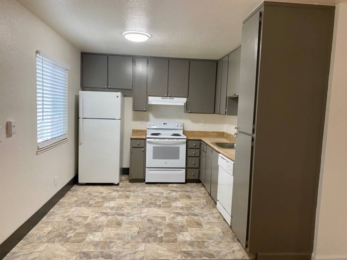 Apartment for rent at 220 W Carlton Way #6, Tracy, CA 95376