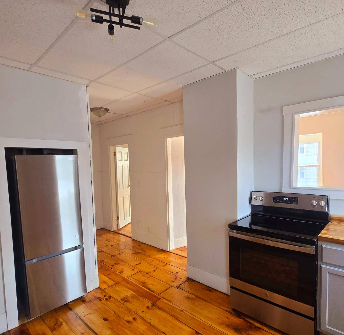 202 Elm St #3, Biddeford, ME 04005