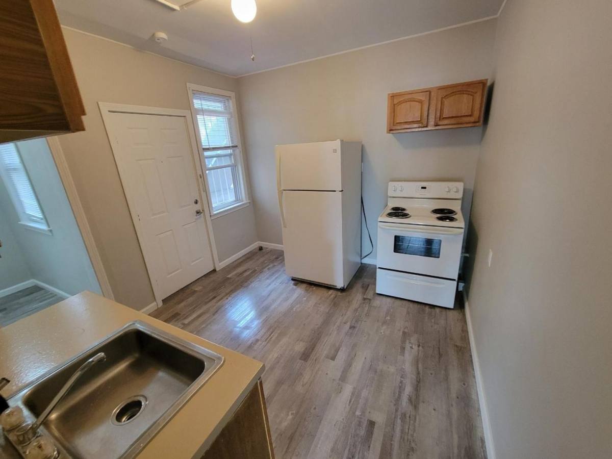 Apartment for rent at 17 Allen Place #17 B1, Hartford, CT 06106