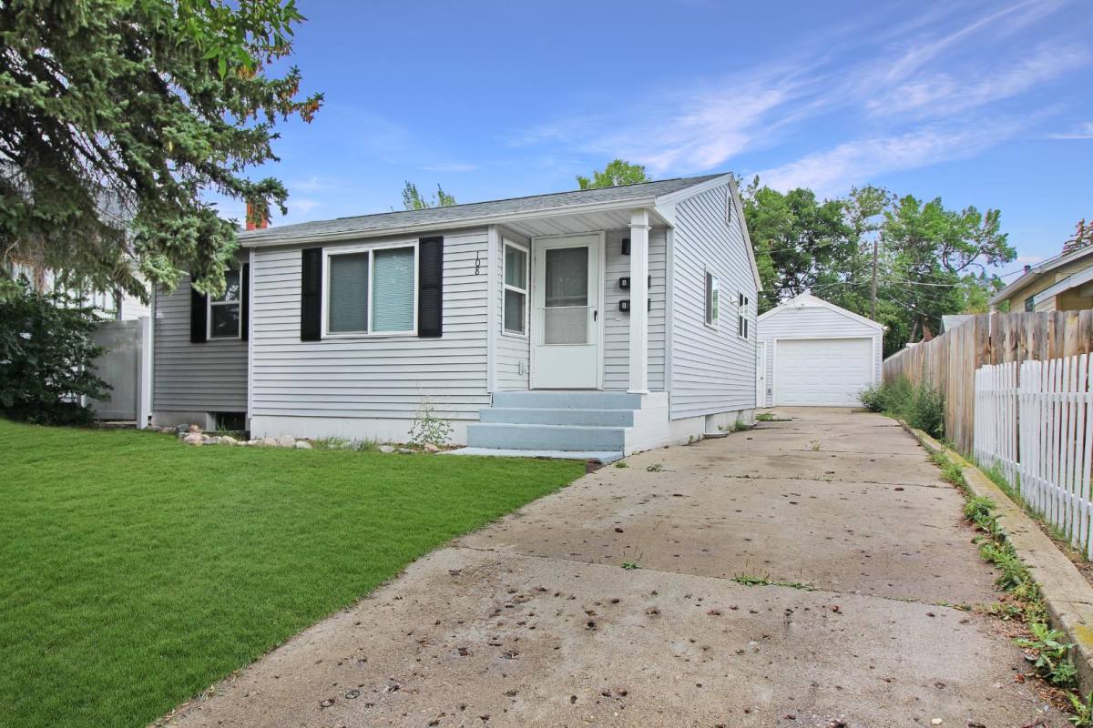 House for rent at 108 10th Ave NW, Minot, ND 58703