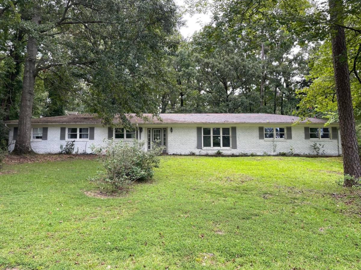 House for rent at 2504 Bluecutt Rd, Columbus, MS 39705
