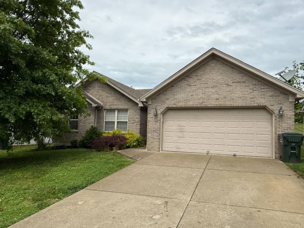 House for rent at 3807 Crown Ridge Lane, Jeffersonville, IN 47130