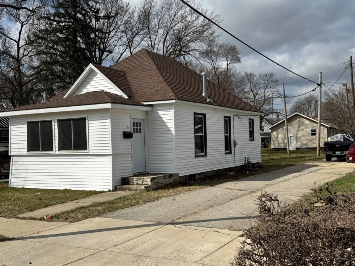 Apartment for rent at 1210 Leonard Ave, Elkhart, IN 46516