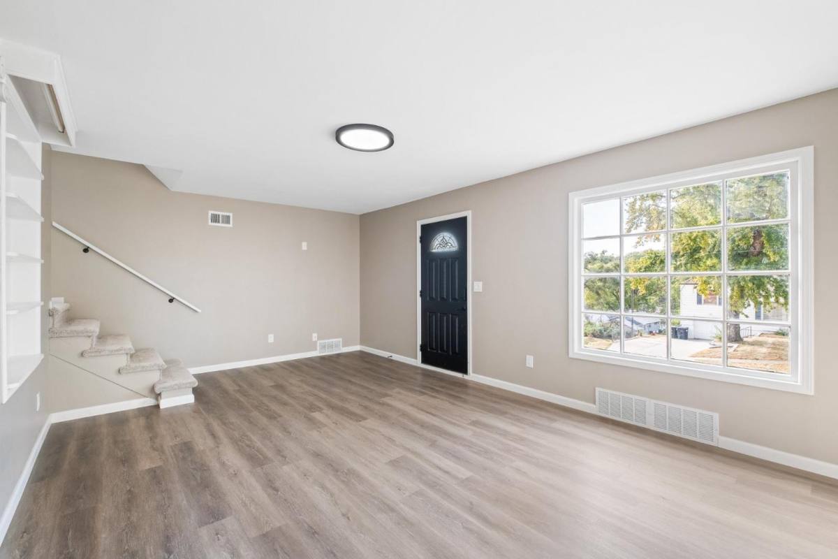 House for rent at 3501 N 54th St, Omaha, NE 68104