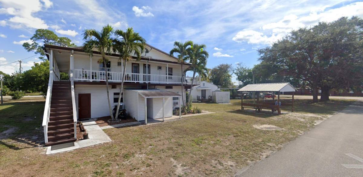 Apartment for rent at 509 Center Rd #2, Fort Myers, FL 33907