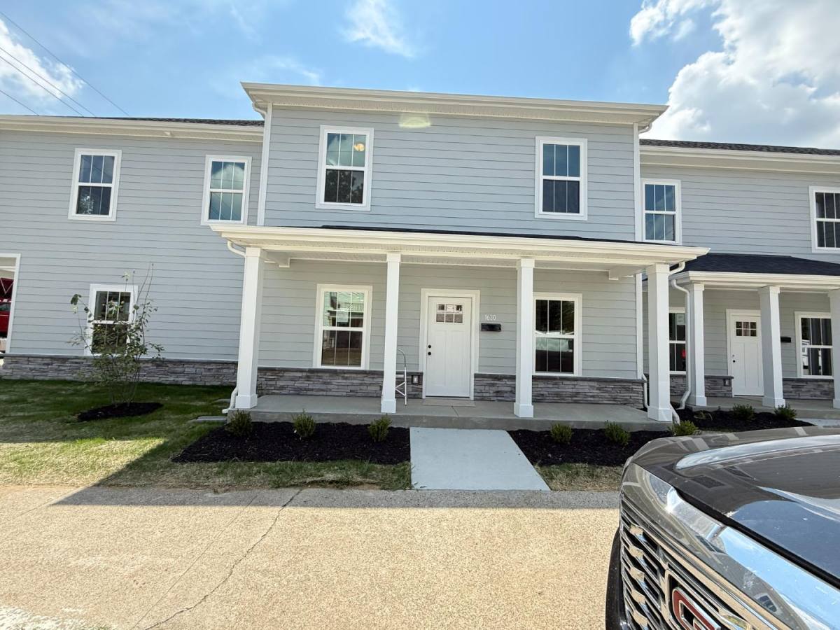 Townhouse for rent at 1630 Ekin Ave, New Albany, IN 47150