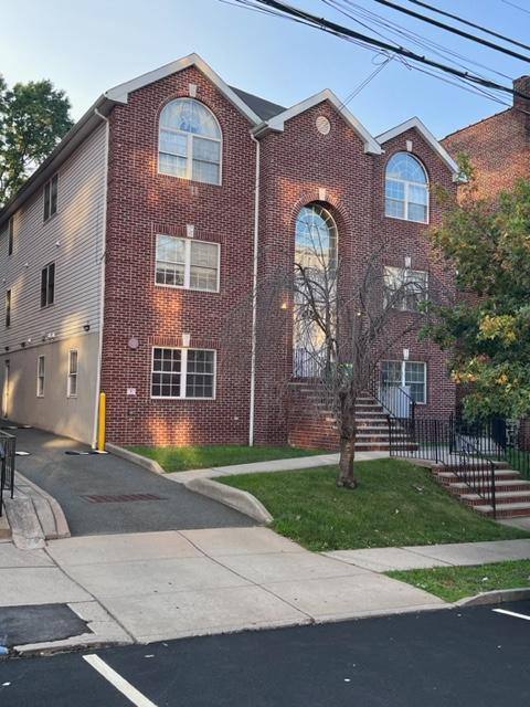 Apartment for rent at 132 Chestnut St #1-L, Rutherford, NJ 07070