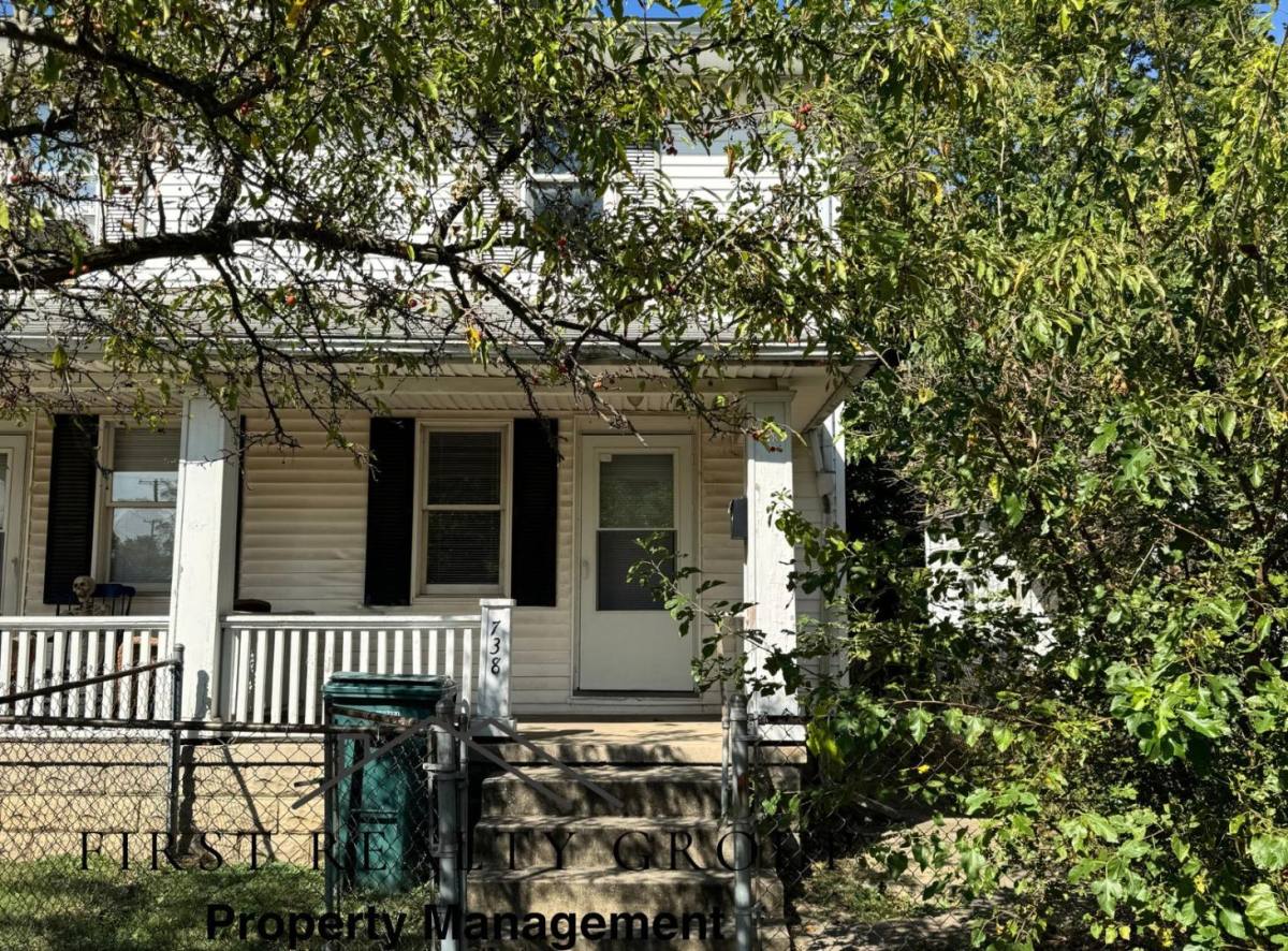 Apartment for rent at 738 S 6th, Richmond, IN 47374