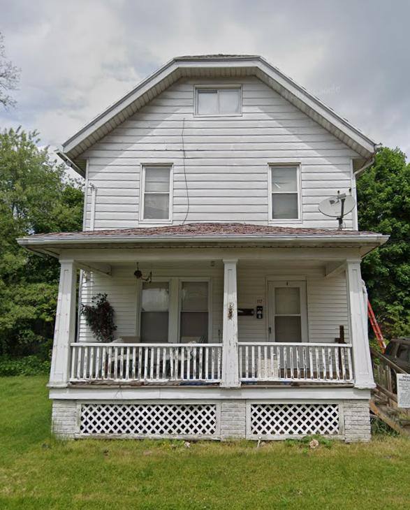 Apartment for rent at 117 Oak Park Dr #1, Akron, OH 44302