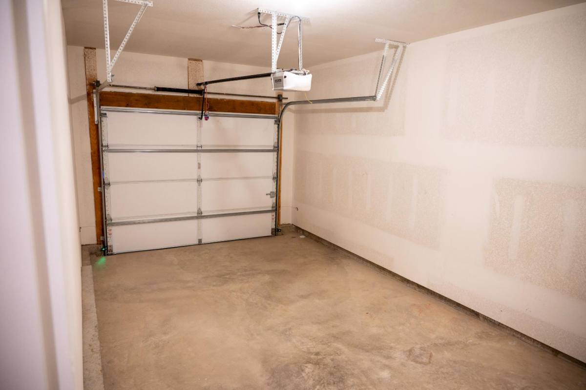 Townhouse for rent at 4614 Forest Ave, Kansas City, MO 64110