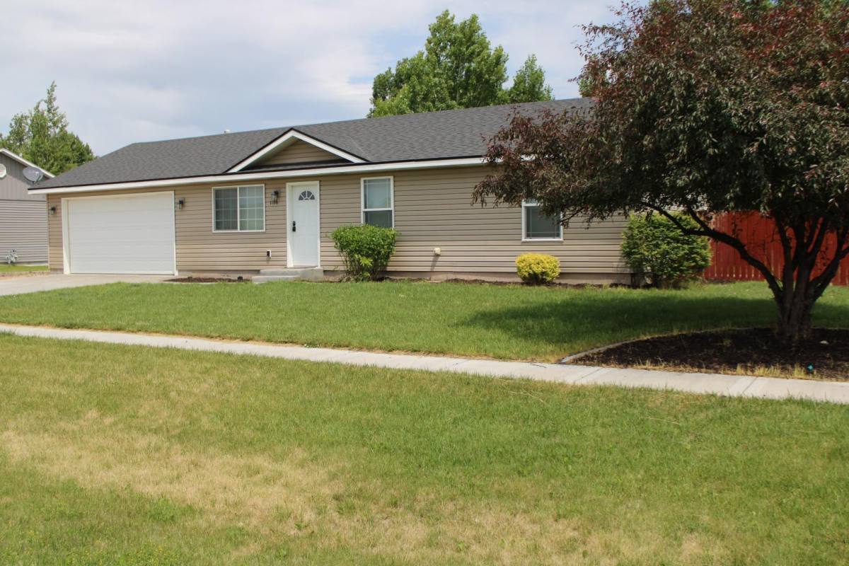 House for rent at 1106 Richland Dr, Idaho Falls, ID 83401