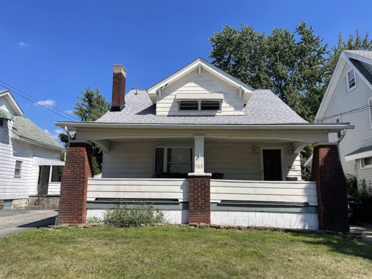 Apartment for rent at 163 Wesley Ave, Youngstown, OH 44509