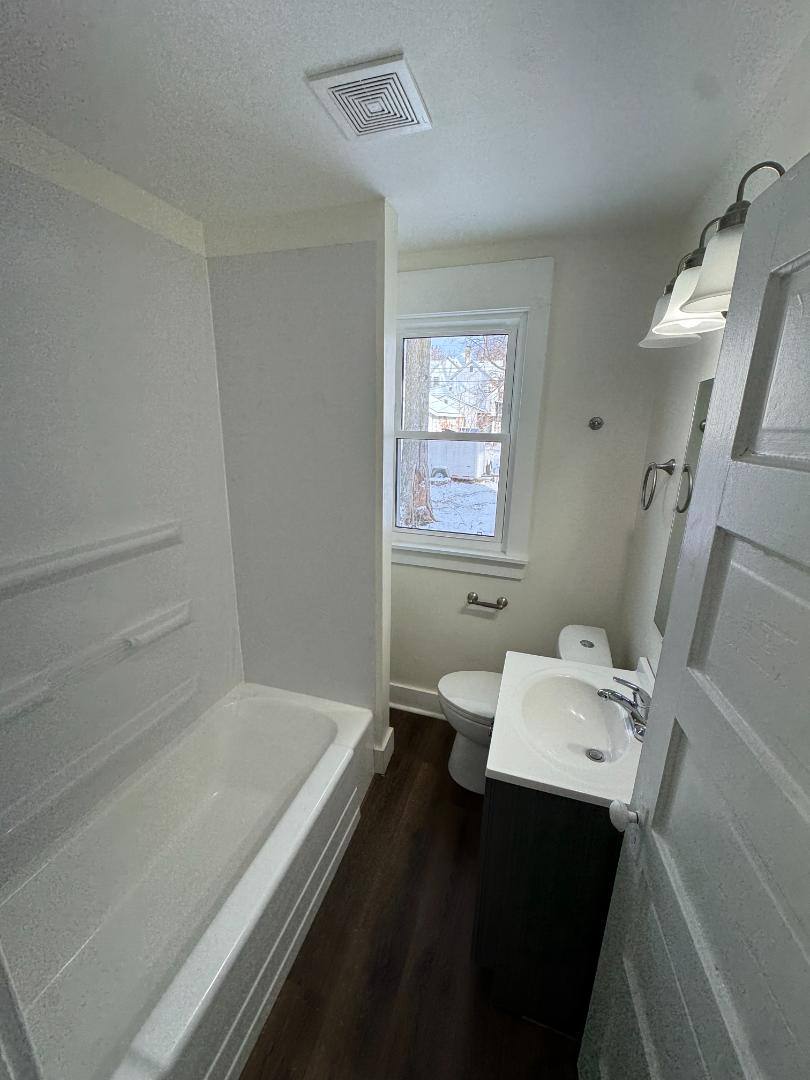 Apartment for rent at 316 E Mulberry St #1, Bloomington, IL 61701