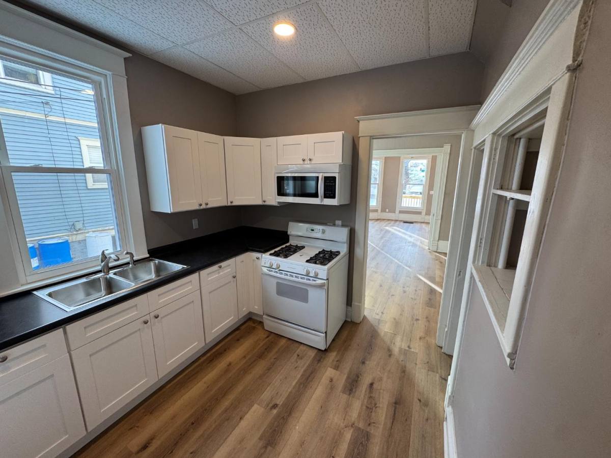 Apartment for rent at 316 E Mulberry St #3, Bloomington, IL 61701
