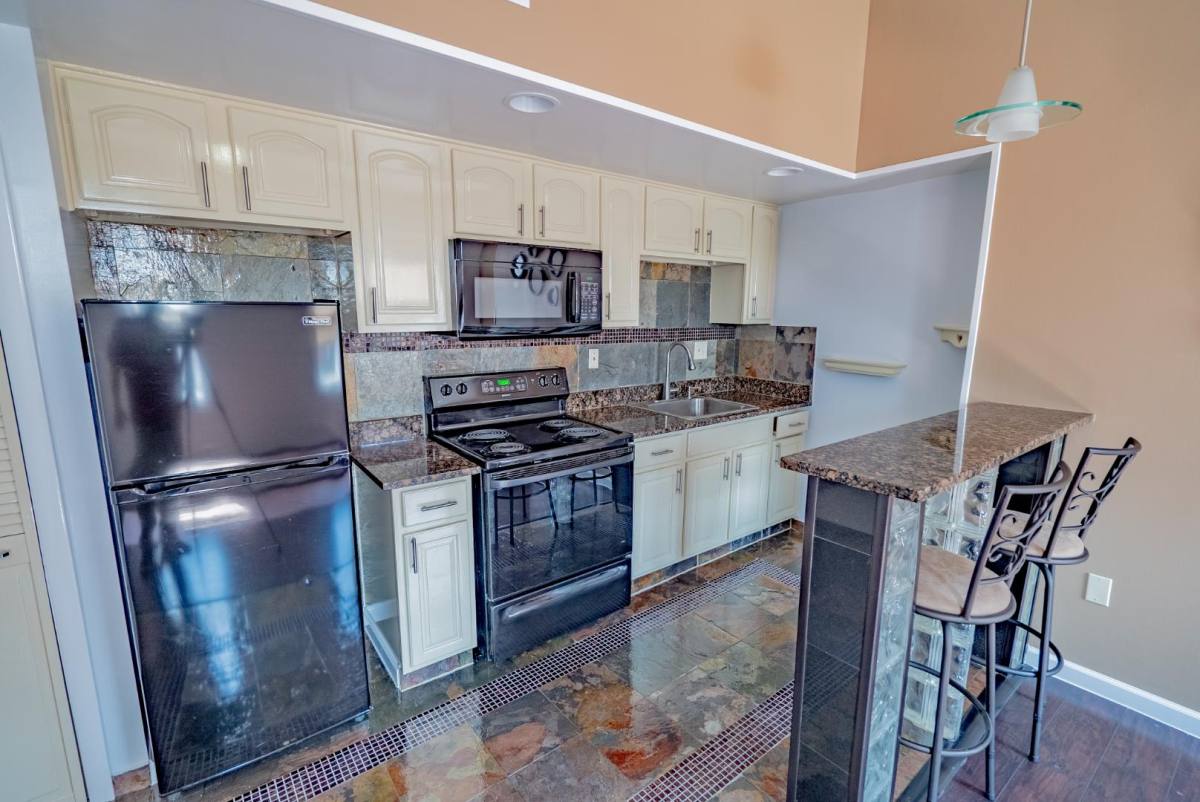 Apartment for rent at 507-09 W Girard Ave #3F, Philadelphia, PA 19123