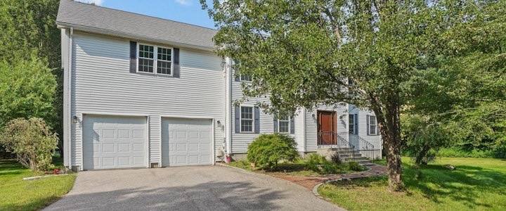 House for rent at 293 Mooresfield Rd, Saunderstown, RI 02874