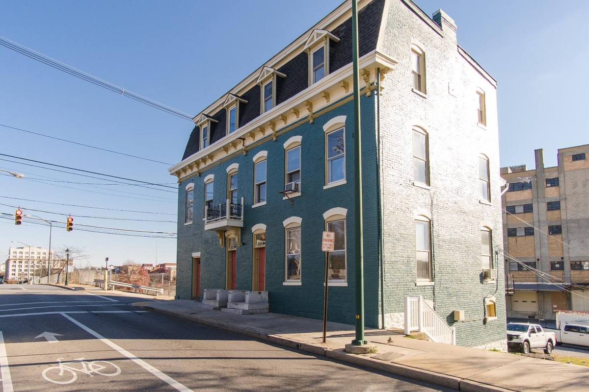 Apartment for rent at 204 Summit #1, Hagerstown, MD 21740