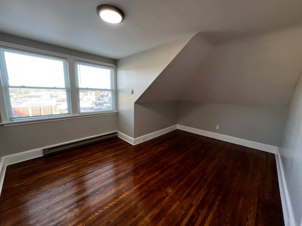 Apartment for rent at 715 Oak Hill Ave #1S, Hagerstown, MD 21740