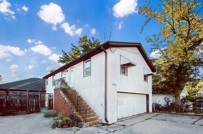 Apartment for rent at 2424 Green Bay Rd #REAR, Highland Park, IL 60035