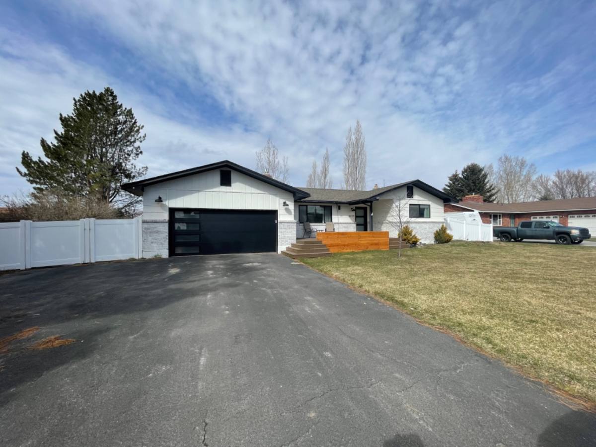 House for rent at 10235 N Dorian Ave, Idaho Falls, ID 83401