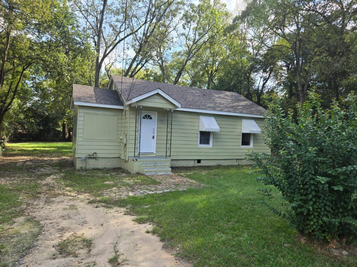 House for rent at 220 30th Ave Colu, Columbus, GA 31903