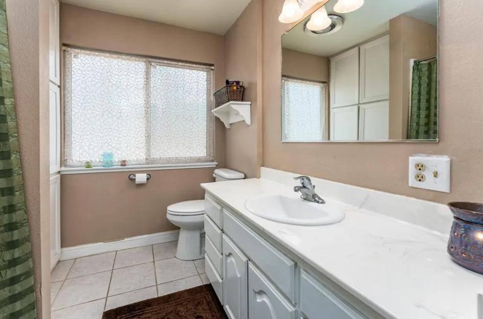 House for rent at 45630 N Oakview Dr #ENTIRE Home, Oakhurst, CA 93644