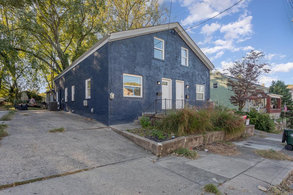 Apartment for rent at 20 Carneal St #22, Covington, KY 41016