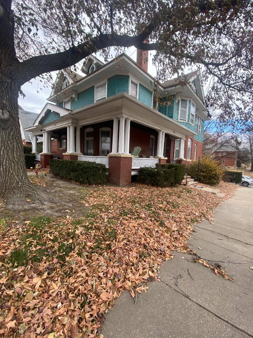 Apartment for rent at 601 N 22nd St 2 E, Saint Joseph, MO 64506