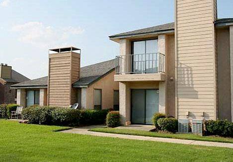 Apartment for rent at 4031 N Star Dr, Irving, TX 75038