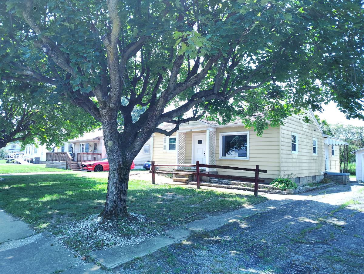House for rent at 30 Myrtle Dr, Shelby, OH 44875