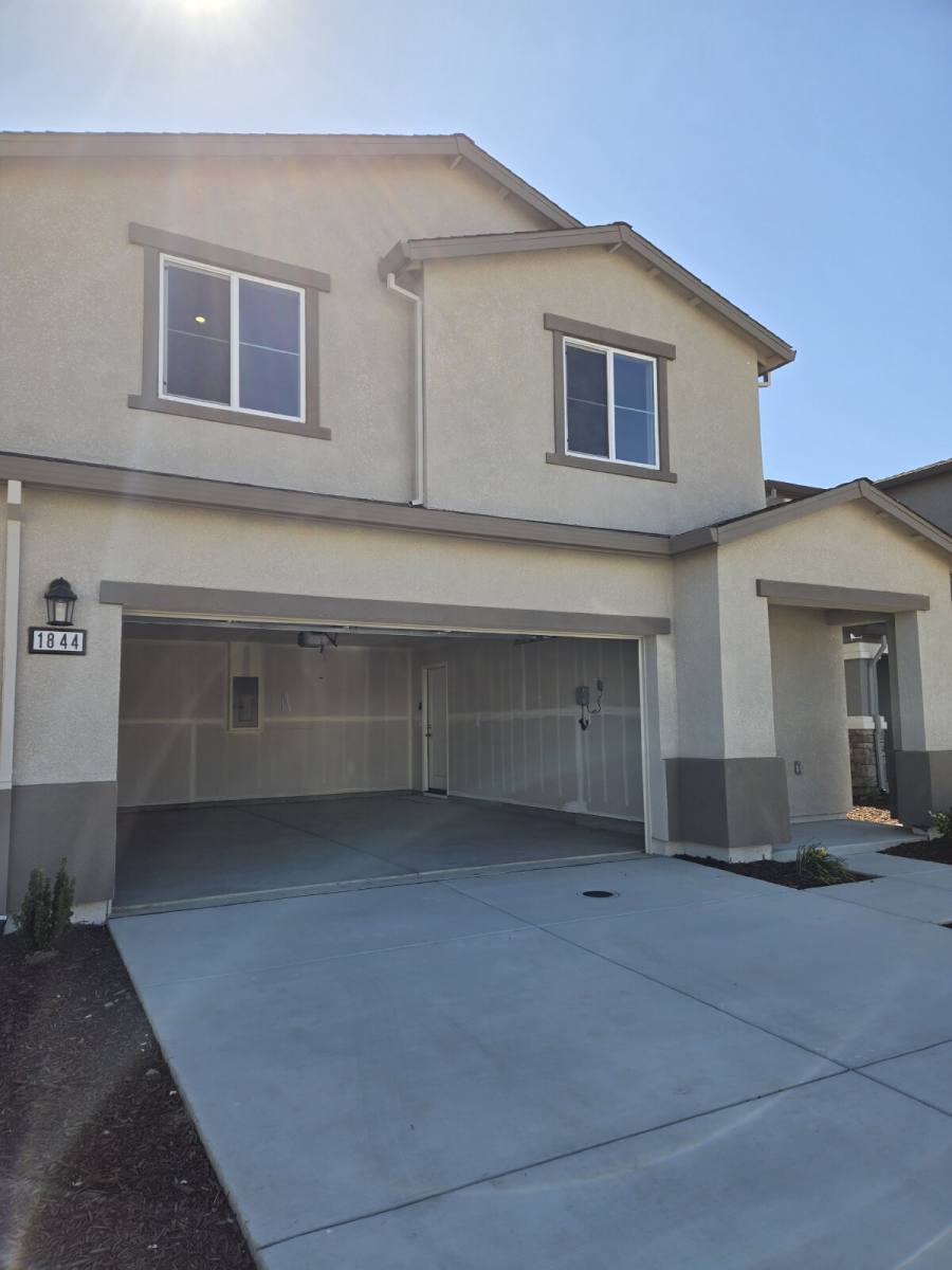 House for rent at 1844 Estero Dr, Los Banos, CA 93635