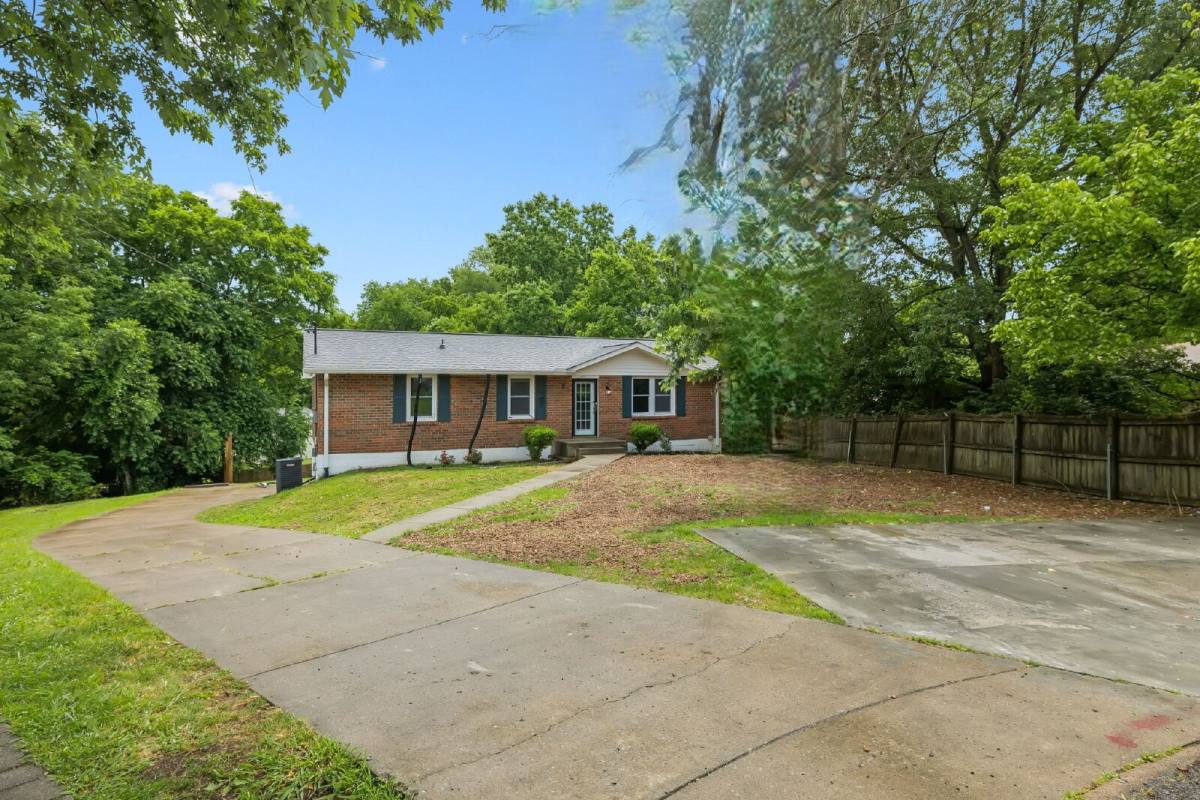 Townhouse for rent at 102 Evergreen Court #A, Hendersonville, TN 37075