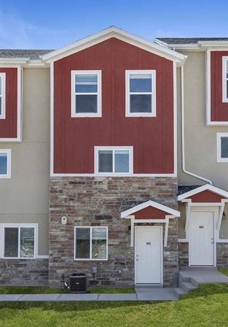 Townhouse for rent at 4124 W Miner View Lane, Herriman, UT 84096