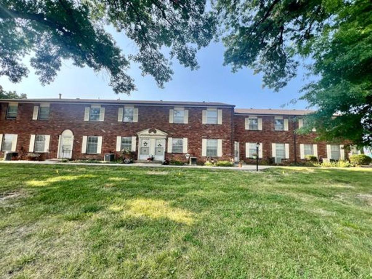 Apartment for rent at 901-909 NW Colbern Rd, Lees Summit, MO 64086