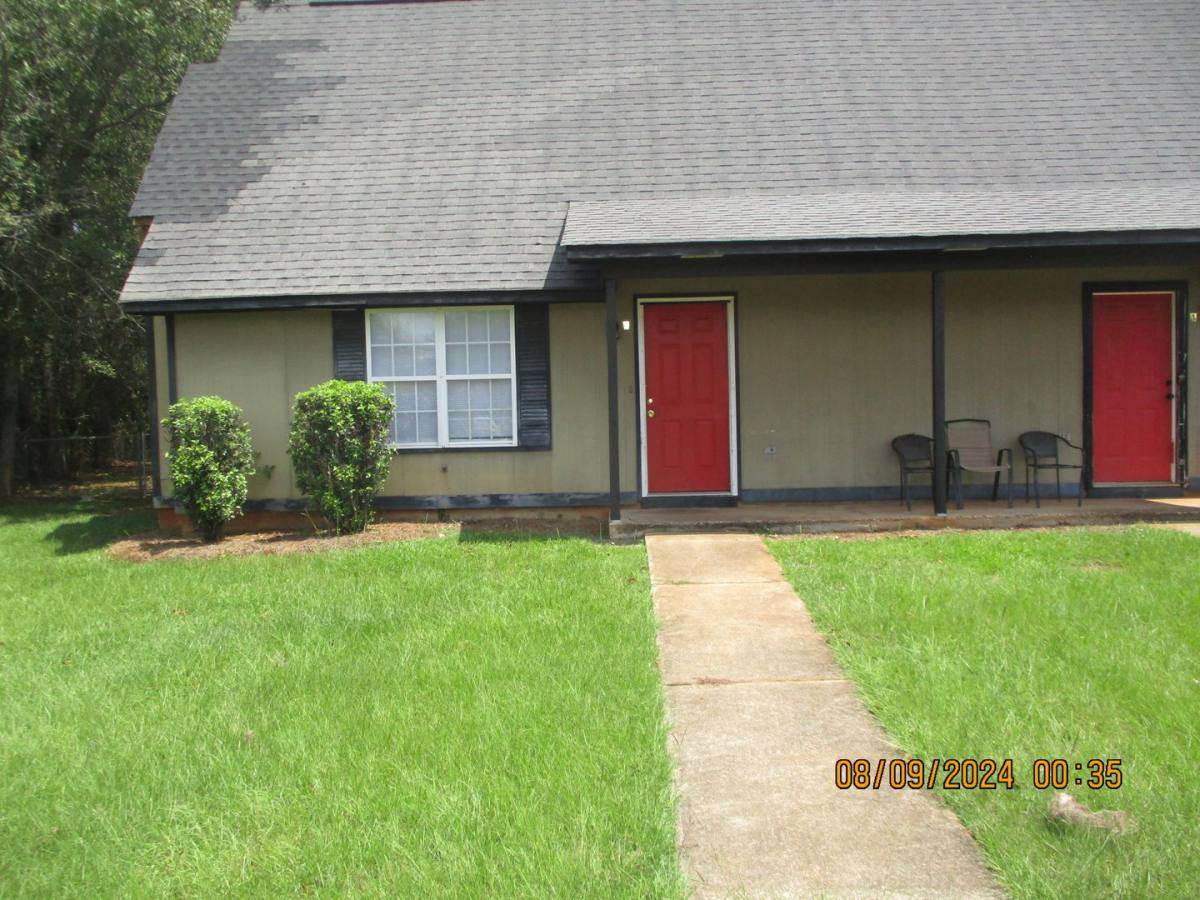 House for rent at 406-B Station Crossing Dr, Albany, GA 31721