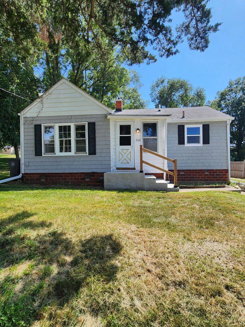 House for rent at 302 Porter Ave, Des Moines, IA 50315