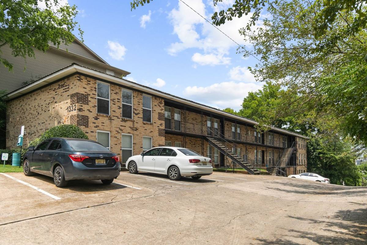 Apartment for rent at 1332 14th Ave S, Birmingham, AL 35205